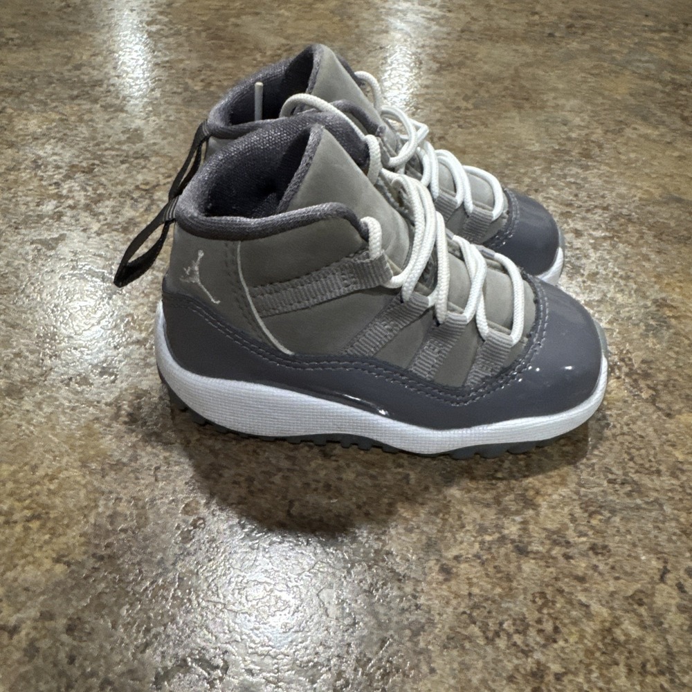 Jordan 11 Retro Cool Grey Kids Size 5c